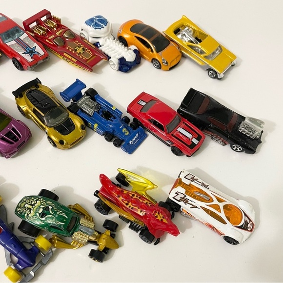 Lot of 23 Die-Cast Hot Wheels Toy Cars Diecast - Picture 9 of 16